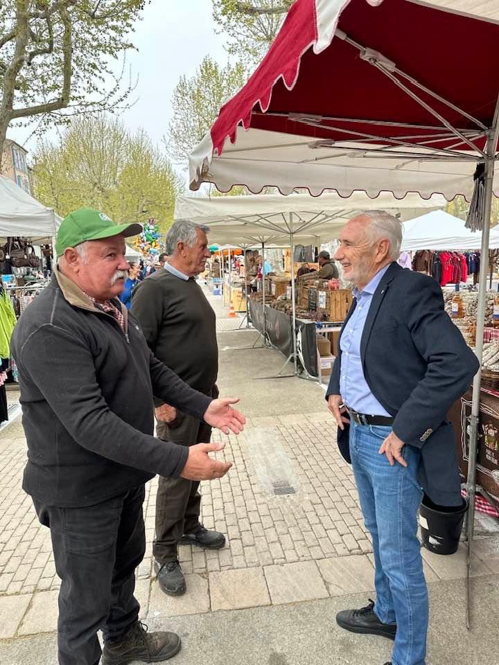 J’ai eu le plaisir de visiter la foire aux chevaux, bestiaux et artisanat à #auriol, en passant par l’exposition des vieux métiers de #Provence.

👏 Bravo à tous ceux qui font perdurer notre belle culture Provençale 🇫🇷