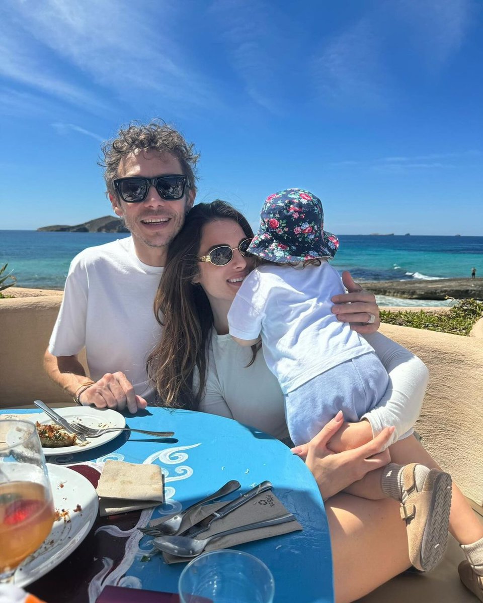 ValeYellow46's tweet photo. A Ibiza è già estate 😎☀️ https://t.co/aMnhDJpnRA