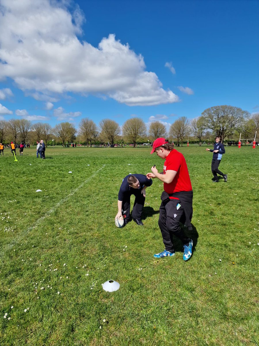 pyc_post16's tweet photo. Wow teamwork at its best, Post 16 were really showing off their skills!
#Rugby4All@GardenrrRugby @Penycwm @UrddWRU7 @DragonsHUBs https://t.co/nAGHQznzS7