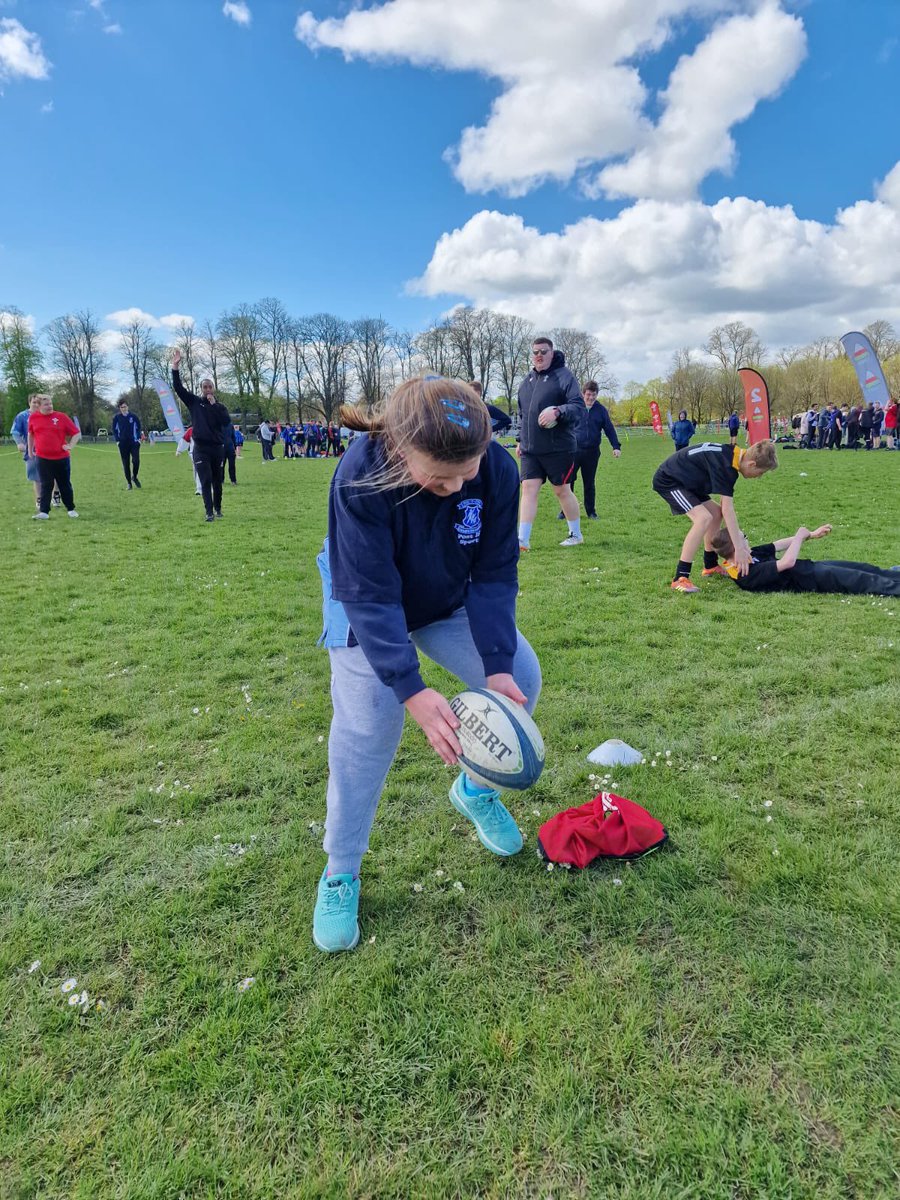 pyc_post16's tweet photo. Wow teamwork at its best, Post 16 were really showing off their skills!
#Rugby4All@GardenrrRugby @Penycwm @UrddWRU7 @DragonsHUBs https://t.co/nAGHQznzS7