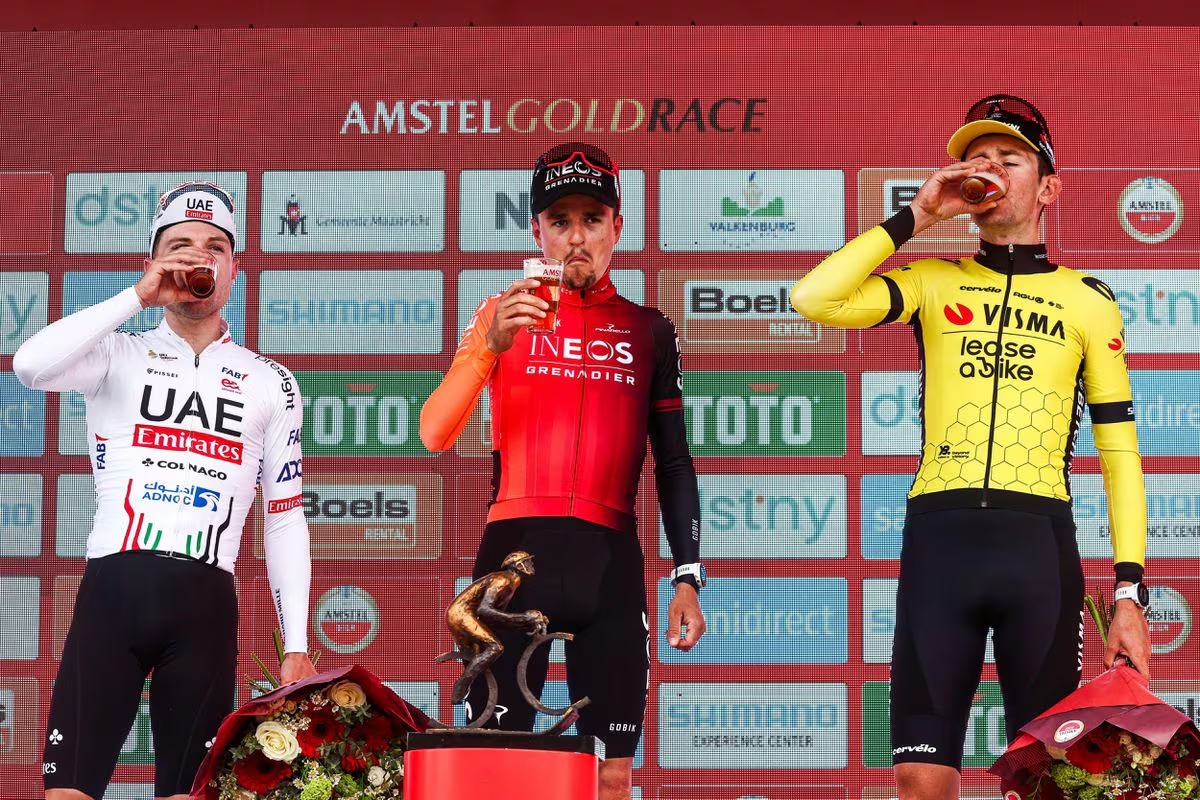 apeudeport's tweet photo. 🚲 #AmstelGoldRace: Pidcock liquida el deute i Vos guanya sobre la botzina

📍 Analitzem l'#AmstelGoldRace2024 #AGR24
📍 Revivim la #DBP24
📍 I fem prèvia de #TouroftheAlps #TotA, #FlecheWallonne i #LBL 

🗣️ @aleixcamprubi @lluisb7 

▶️ Recupera-ho: https://t.co/HvYwNrl6jc https://t.co/zu5Fn8JICU