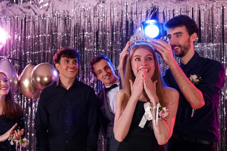 Can Uneven Teeth Put a Damper on Your Prom King/Queen Ambitions?
Prom night is a special high school occasion filled with excitement and fun with your friends and family
READ MORE: rb.gy/9dab3p

#Alignerco #Teeth #Blog #DentalBlog #Friends #Family #Ambitions #Aligners