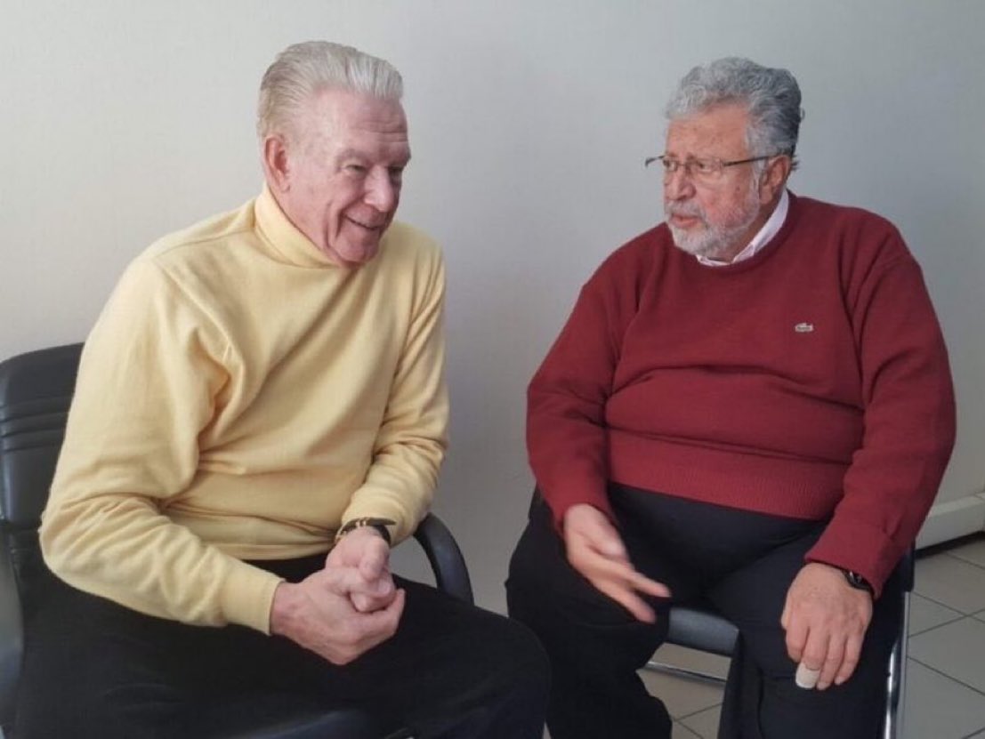 Metin Akpınar'ın 35 yıl sonra ortaya çıkan kızı Duygu Nebioğlu'nun aynı anneden olan ablası, Uğur Dündar'a babalık davası açtı.