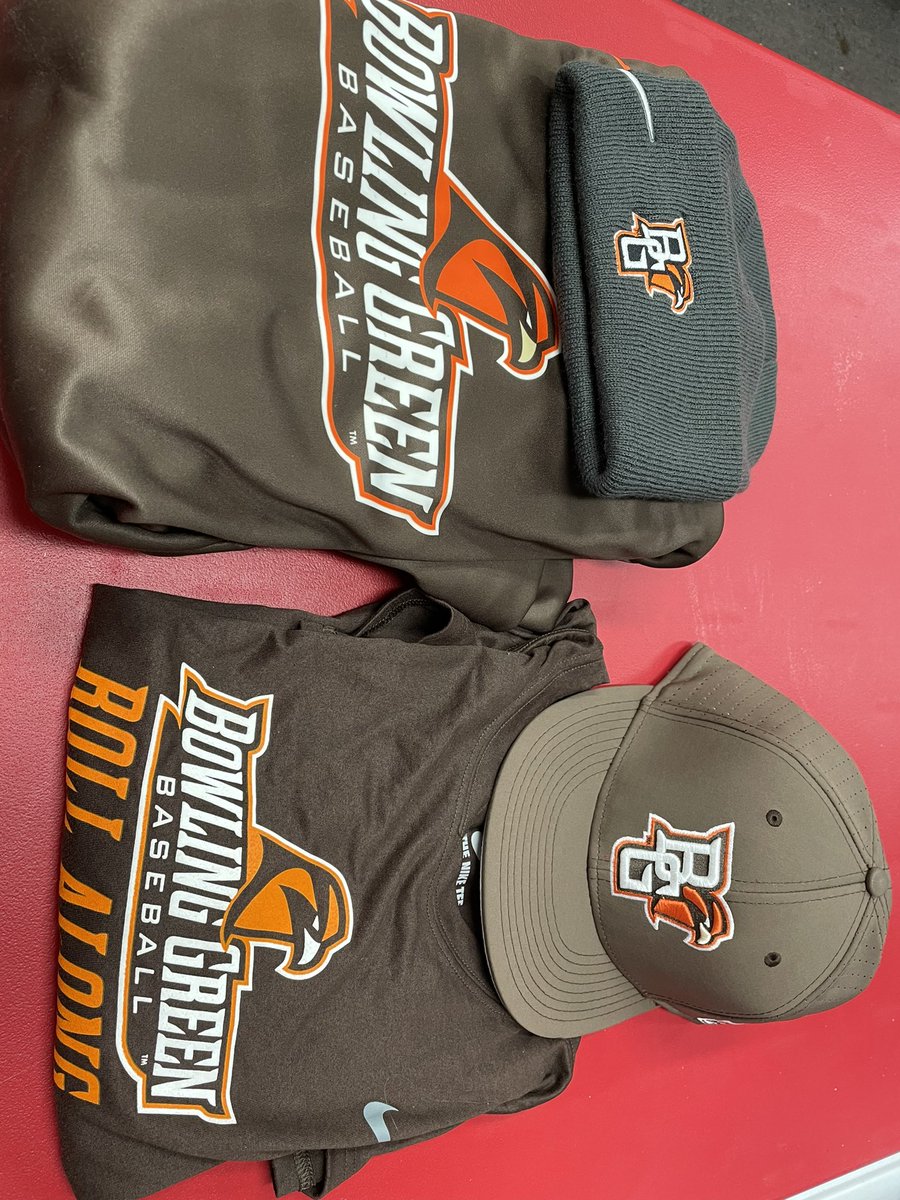 Item #21: OSFA Winter Hat, Size 7 5/8 Brown Hat, XXL Brown/Orange Hooded Sweatshirt, XXL Brown T-Shirt - Current High Bid: No Bid