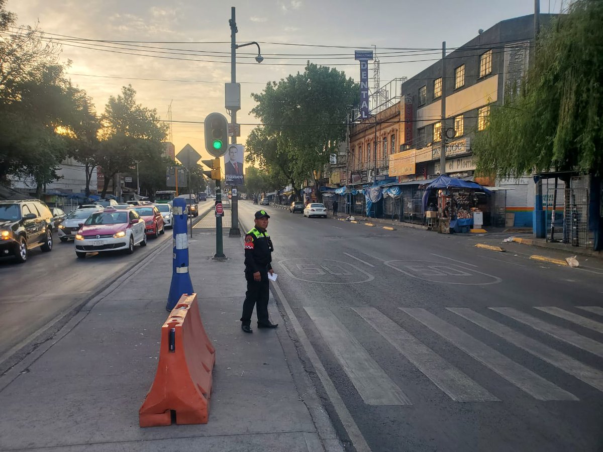 evedian26's tweet photo. Buenos días !
Ponle freno! El peatón es primero .
#ProtocoloEscolar #ColegioMorelos
Calzada de México Tacuba. https://t.co/a47CcTsFHh