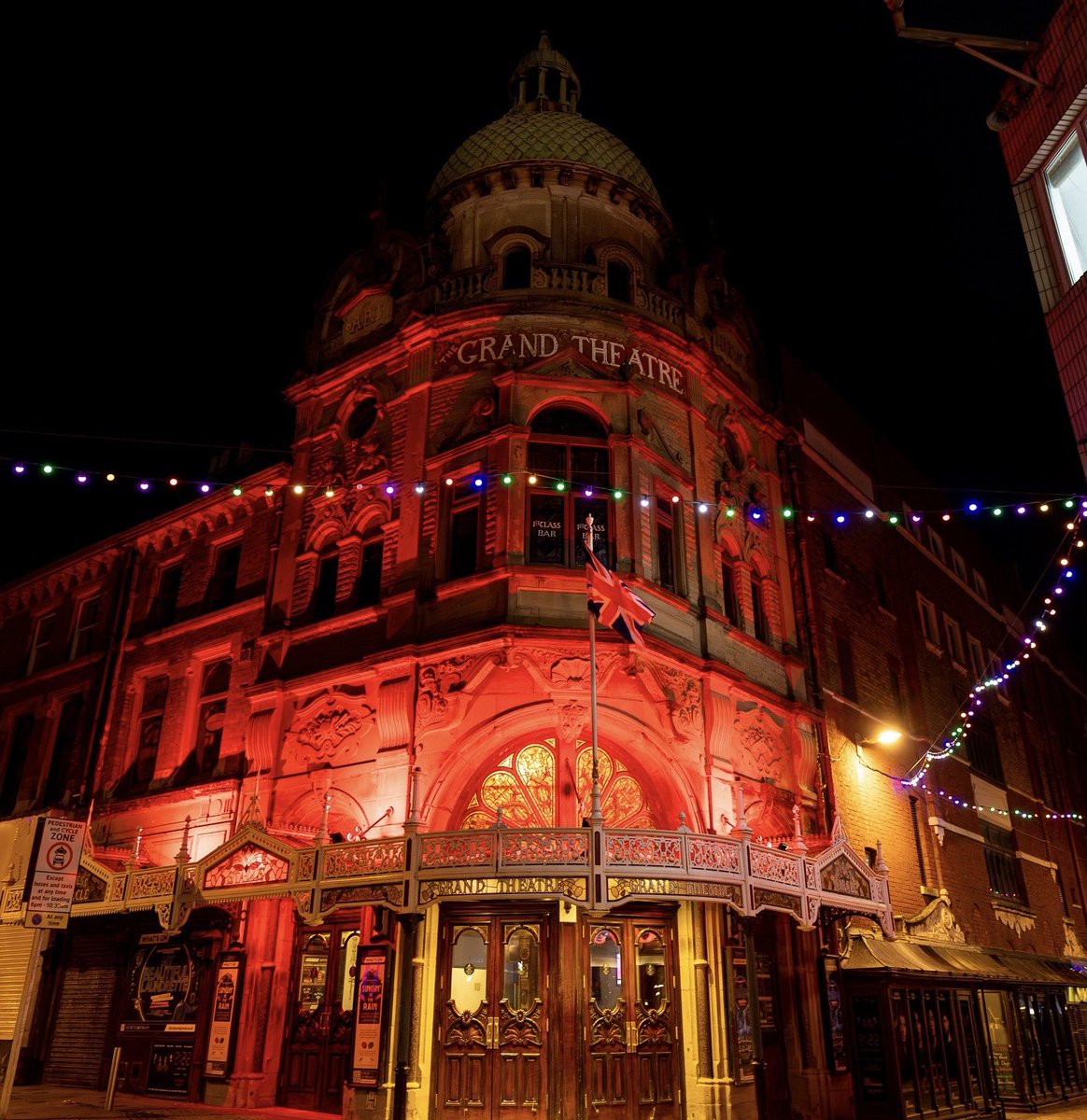 Venues across #Blackpool including @HBHBPL and @Blackpooltower2 went RED for the phenomenon and West End hit 2:22 A Ghost Story heading to @Grand_Theatre next week…Tue 23 to Sat 27 Apr blackpoolgrand.co.uk/event/222-a-gh… @222aghoststory Dare you discover the truth?