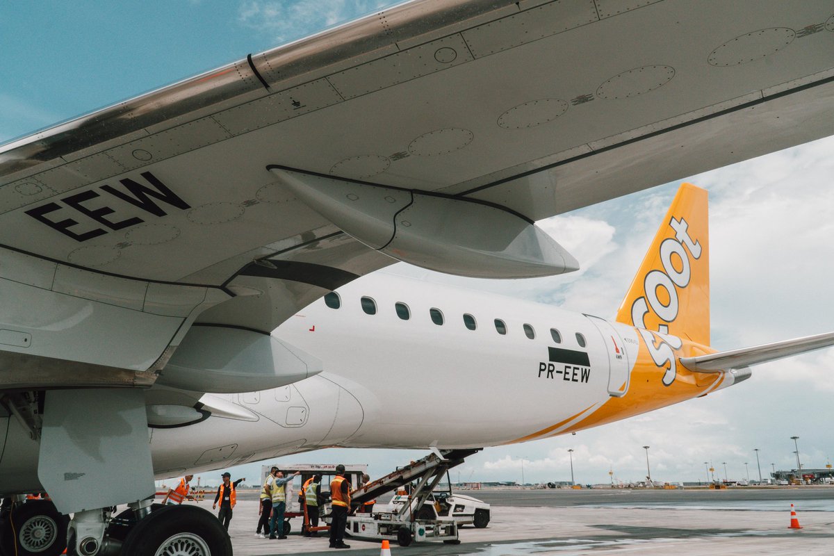 🇸🇬 #Changi Airport welcomed Scoot's first #Embraer jet. This aircraft is the first of 9 new E190-E2s, #Scoot will offer destinations like Koh Samui and Sibu. The aircraft will introduce routes to Hat Yai and Krabi starting 7 May 2024. 📷 ©Changi Airport #Singapore #flyscoot