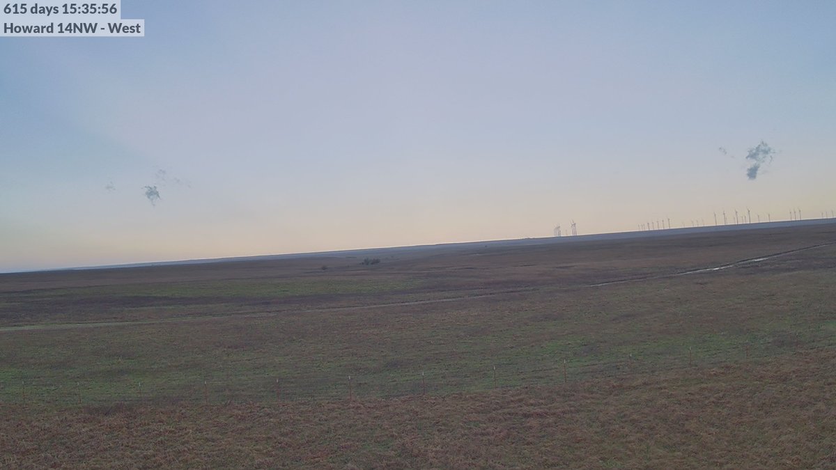 Two clouds and some anti-crespular rays this morning at Howard! #kswx