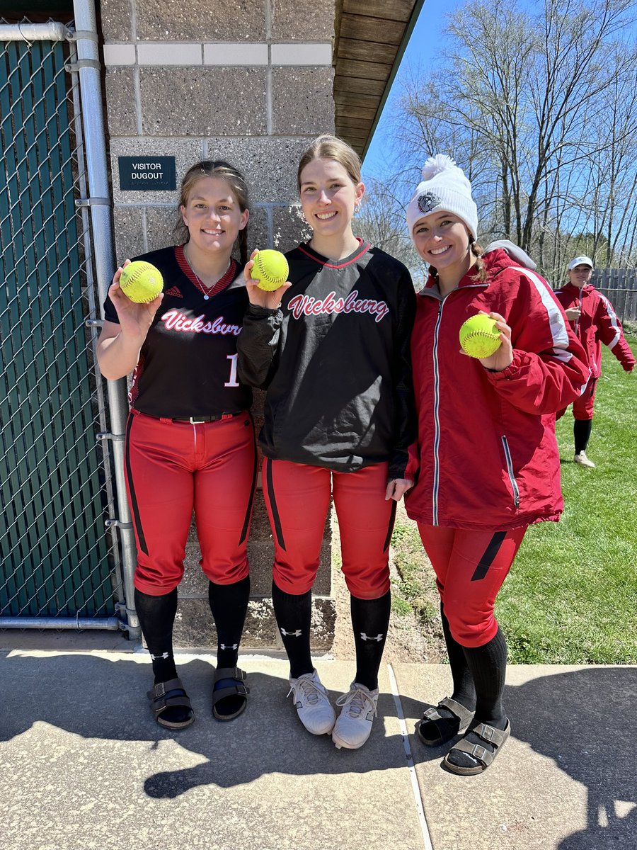 Vicksburg High School Softball tweet media