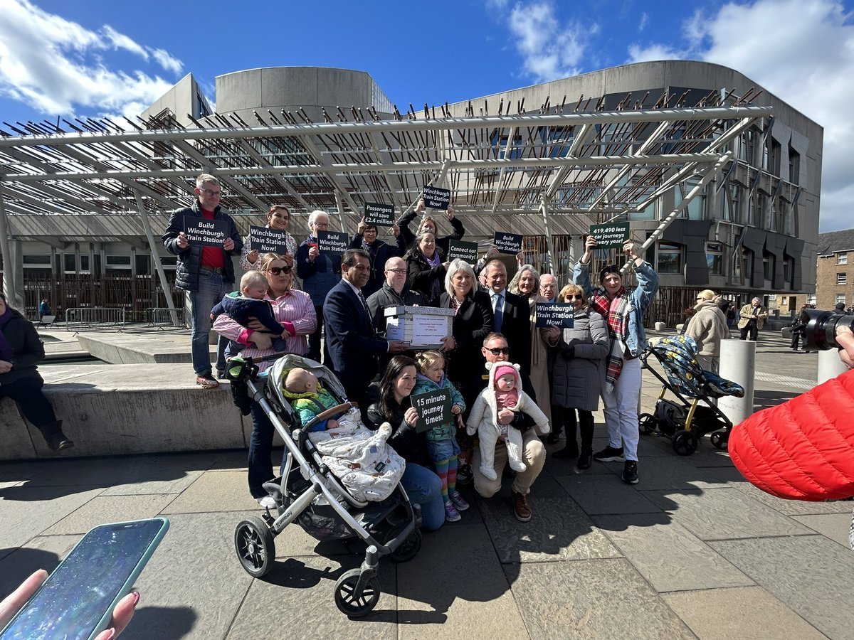 What a great turnout @ScotParl of the Winchburgh community @CdtWinchburgh @winchburghcc to hand the petition over to @SueJWebber @Foysol4Lothian @Miles4Lothian @scotgov #winchburghtrainstationcampaign #connectourcommunity @STVNews @BBCRadioScot @forthone @BBCScotlandNews