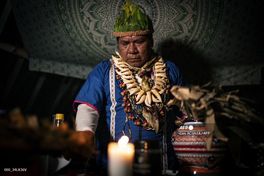 AFP Photo (@afpphoto) on Twitter photo #Peru #Mexico Ayahuasca: psychedelic brew landing shamans in jail #AFP
📷 <a href="/lacostacastro/">luis acosta</a>
📷 <a href="/CarldeSouza1/">Carl de Souza</a> #Peru #Mexico Ayahuasca: psychedelic brew landing shamans in jail #AFP
📷 <a href="/lacostacastro/">luis acosta</a>
📷 <a href="/CarldeSouza1/">Carl de Souza</a>