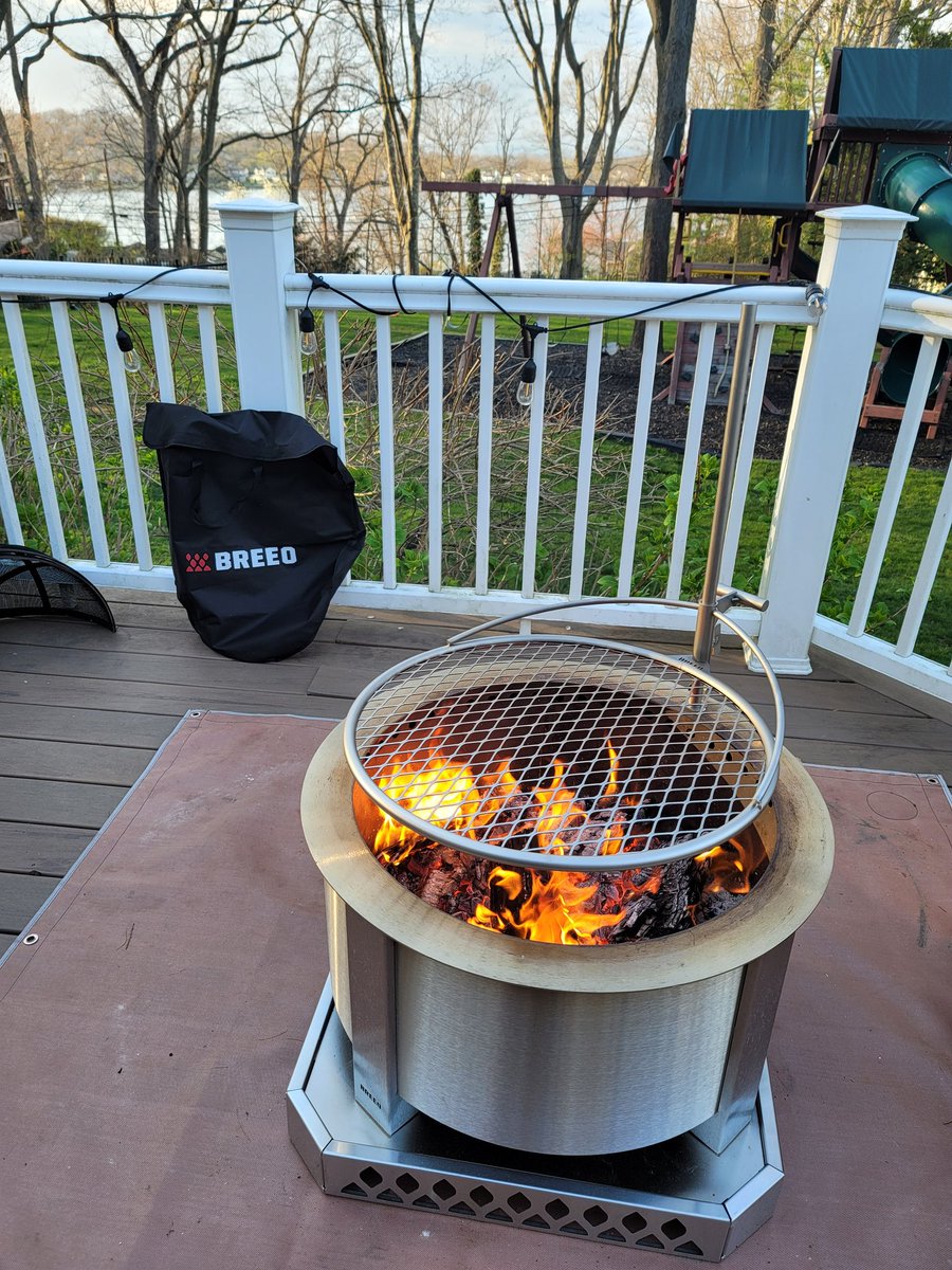 RussellSelander's tweet photo. Why do I even have a gas grill at this point.... #grilling #cooking #cookingoutdoors #YouTuber @YouTubeCreators @YouTube #breeo https://t.co/gNhtdT9eO7