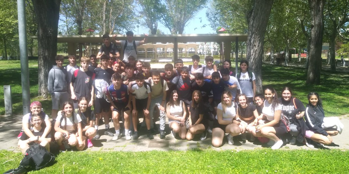 iesamoreno's tweet photo. Hoy nuestros alumnos de 4° de ESO y 1° Bach han disfrutado de la mañana practicando un nuevo deporte: rollerski. #practicadeporte https://t.co/YjXrzGhyrb