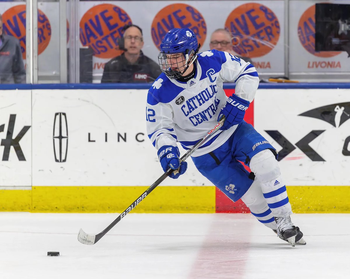 Senior Captain Jackson Walsh has committed to playing hockey at University of Notre Dame for the 2026 season. The three-year varsity player had 39 points, 12 goals, and 27 assists in 24 games this year. @DCCHockey