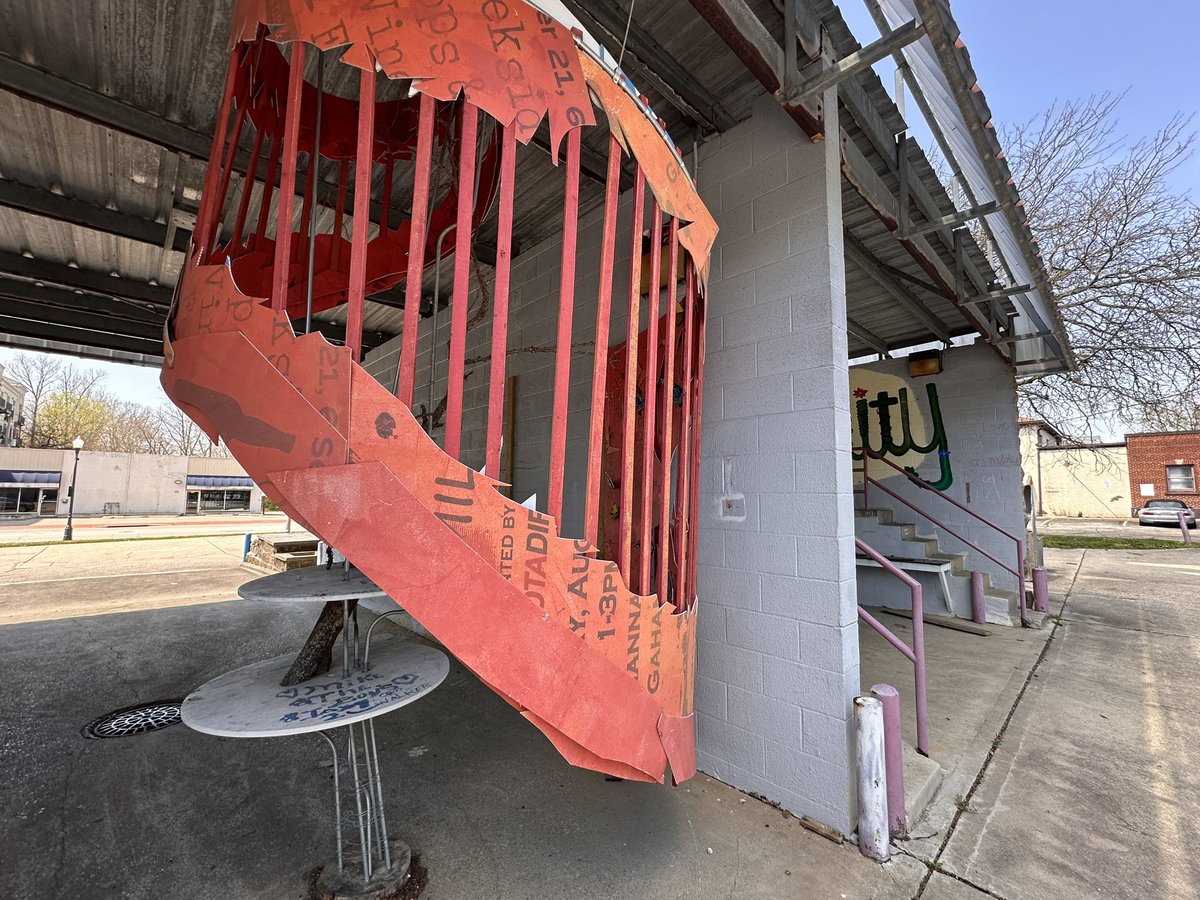 StuckeyStop's tweet photo. Car Wash Art Gallery…Roadside Art is the best! https://t.co/UGusq3T88G