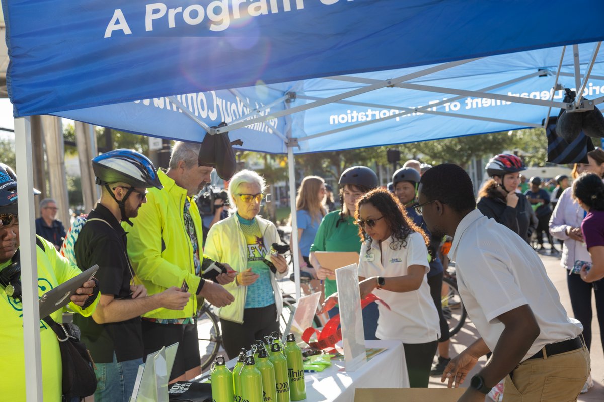 Big thanks to @citybeautiful for the fantastic Bike to Work Day on Apr 5! Commuters traveled from SoDo to City Hall with a thrilling bike ride, led by Mayor Buddy Dyer. What a way to #RethinkYourCommute. #GoodForYou #GoodForYourWallet #reThinkYourCommute #FDOT #BiketoWorkDay