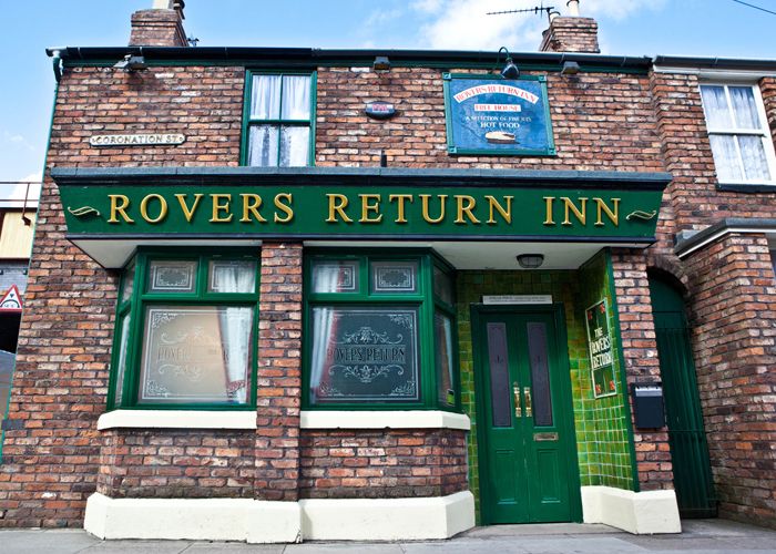 whatsontvuk's tweet photo. Famous Coronation Street cobbles set to have a HUGE makeover https://t.co/rTQg9jJ2Qk https://t.co/S6W8SqBP2D