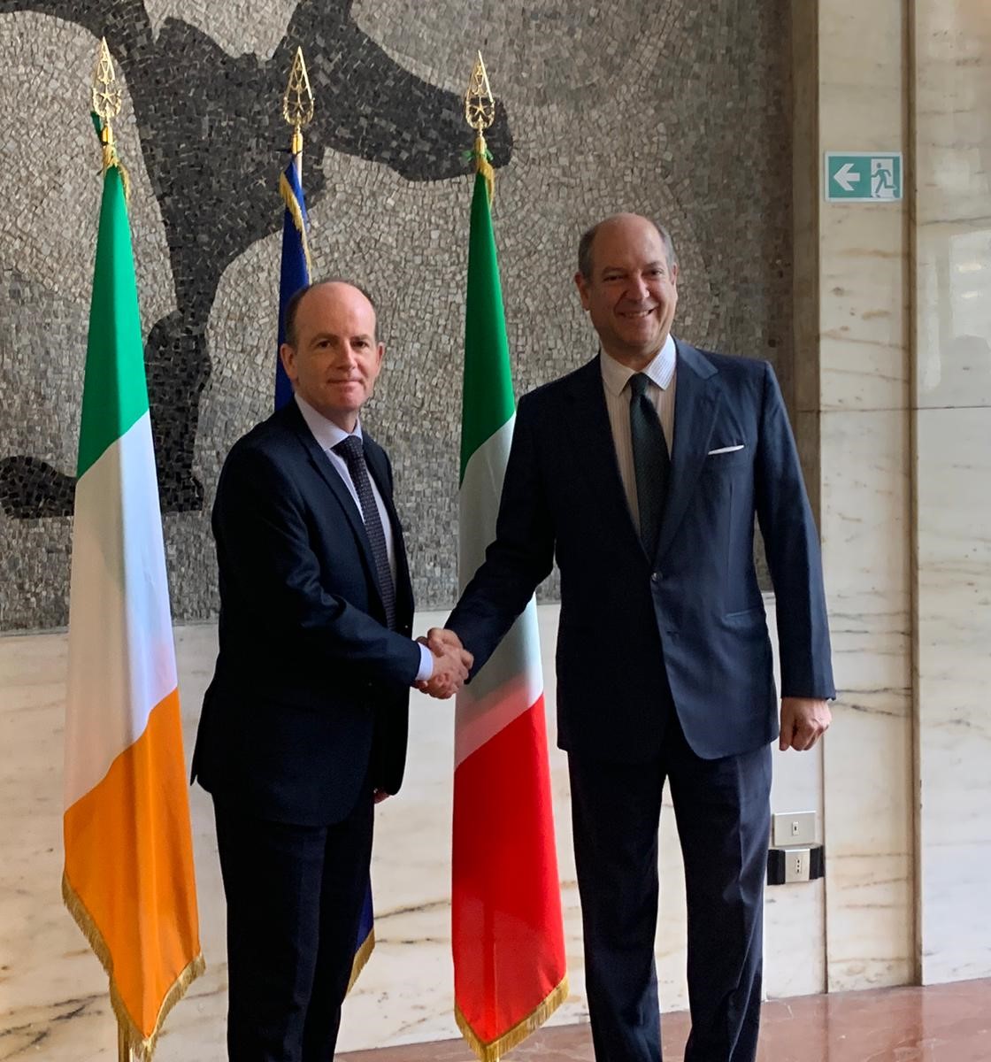 Today during his visit to Rome 🇮🇪 Secretary General Hackett met 🇮🇹 Secretary General Guariglia for an exchange on bilateral relations between our countries and #EU and international issues. Grazie @ItalyMFA per l'accoglienza 🇮🇪🤝🇮🇹