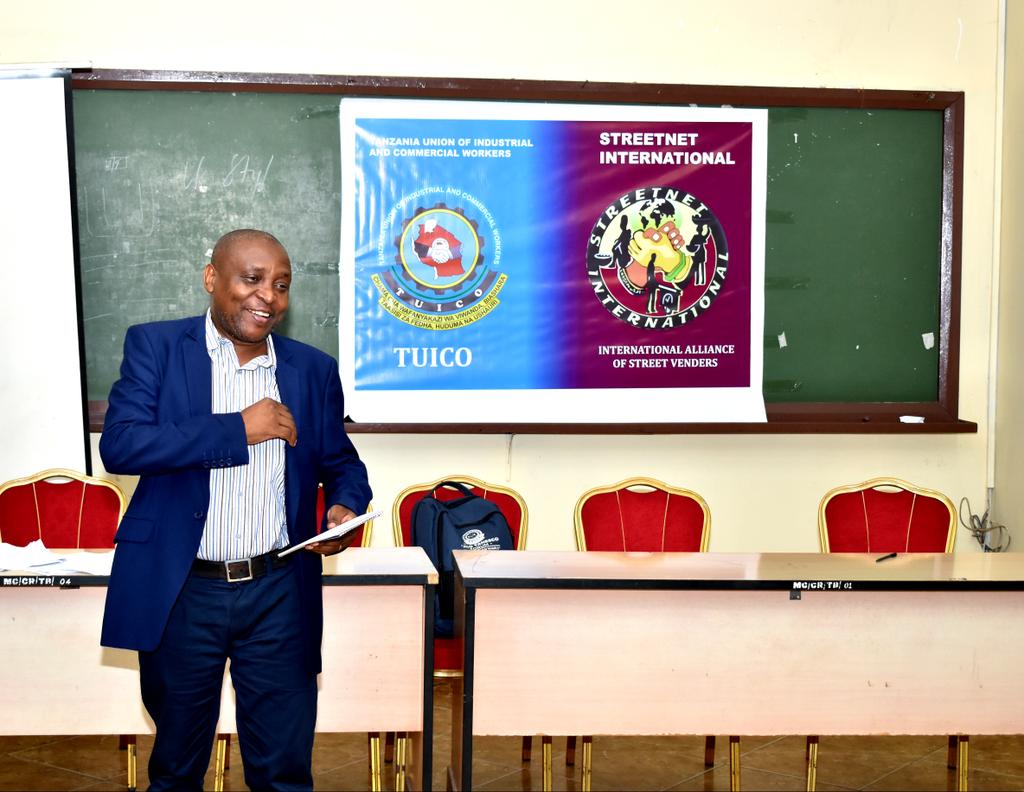 TuicoUnion's tweet photo. Chama cha Wafanyakazi wa Viwanda, Biashara, Taasisi za Fedha, Huduma na Ushauri (TUICO)ikishirikiana na  Streetnet International @Streetnet1  kimeendesha semina kwa Wajasiriamali wa Masoko yote ya Dar es salaam. https://t.co/EB5aJvGMaH