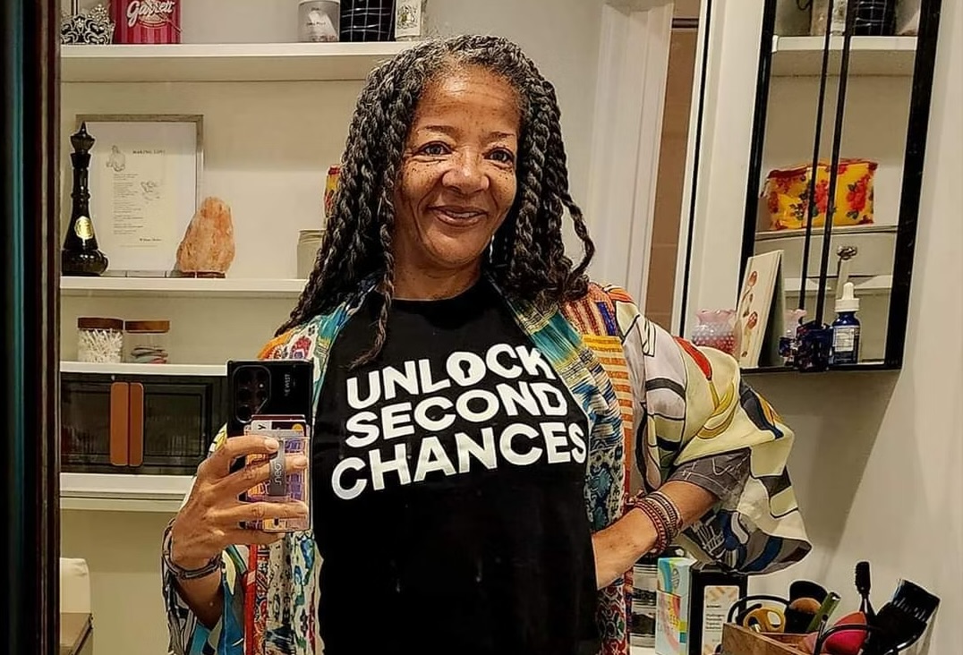 JustLeadersUSA's tweet photo. “Upon completion of our sentences, our time should be done!” —Latecia Hill @lateciaspeaks (Leading with Conviction™ 2024 participant)
Read more: https://t.co/LHv0rWg4vo
#SecondChanceMonth #FairChance #TimeDone https://t.co/Q0JjDgu4Lp