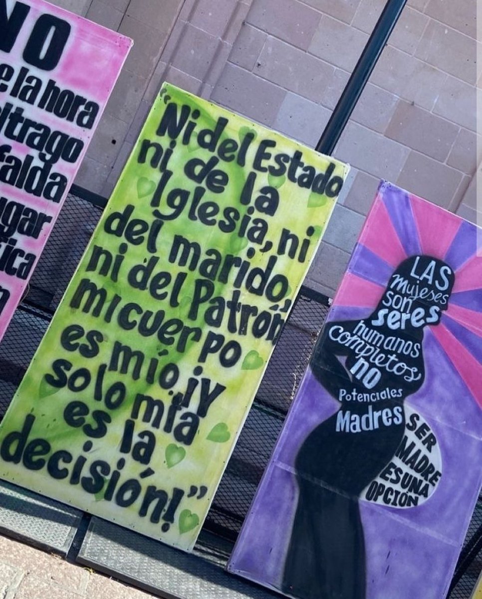 ChicasRiot's tweet photo. Ni del Estado, ni de la Iglesia, ni del marido, ni del patrón. Mi cuerpo es mío y solo mía la decisión. 💜💚🩷

#Feministas #Feminismo #FeminismoInterseccional #InterFem #TransFeminismo #FeminismoTransincluyente #Aborto #AbortoLegal #AbortoLegalSeguroYGratuito #AnarcoFem https://t.co/xi9429I3cR