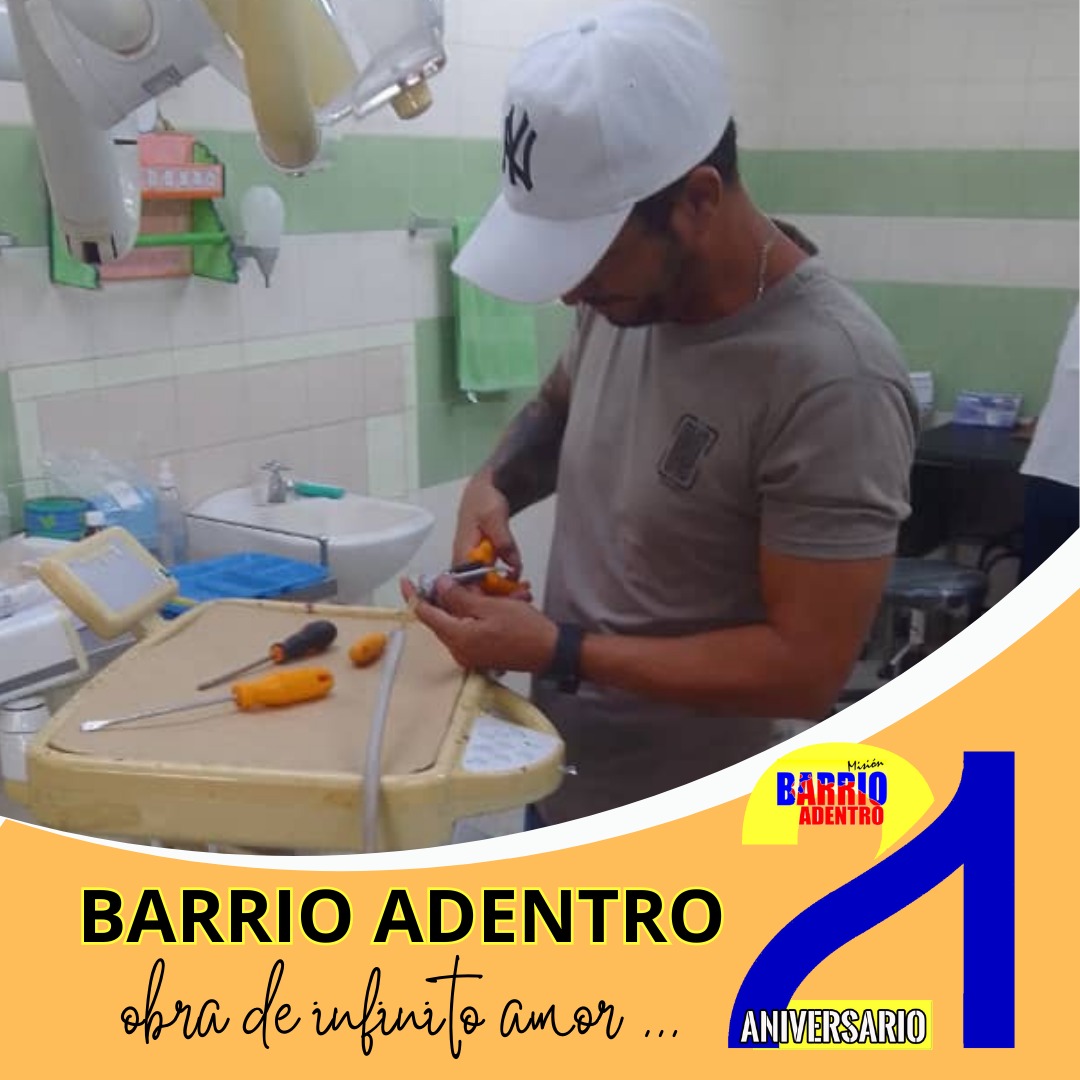 cubacooperaven's tweet photo. 🌟 Los médicos cubanos que cumplen misiones en el exterior son ejemplo de altruismo, humanismo y entereza. #21AniversarioBarrioAdentro #CubaPorLaVida https://t.co/eKwvKkpYcy