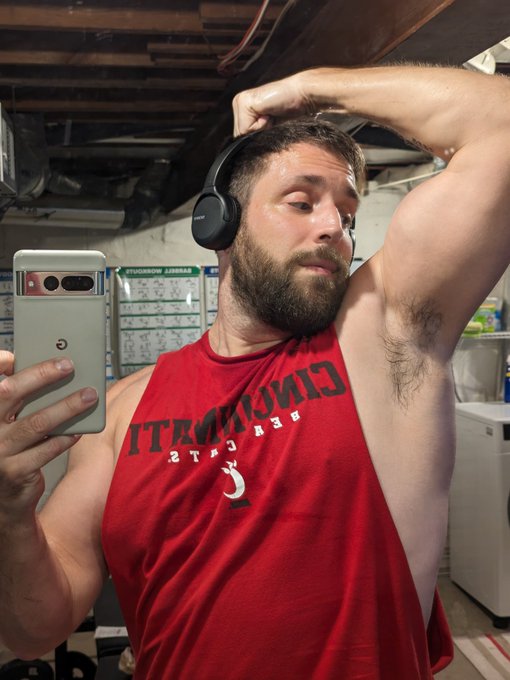 Sweaty https://t.co/ocozNxKNmx<a href="/tag/fatcockfriday"class="tags"><span>#fatcockfriday</span></a>
