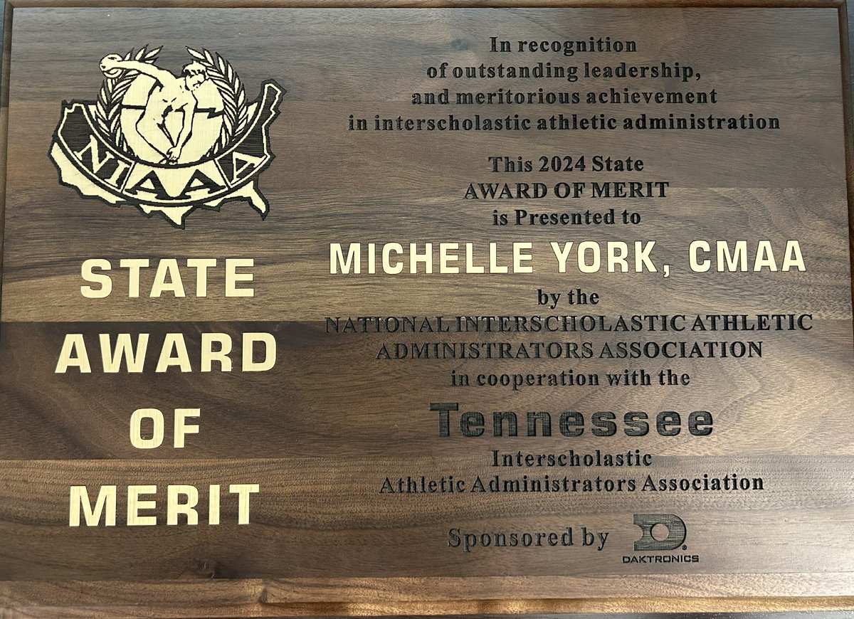 Honored to receive the 2024 TIAAA/NIAAA State Award of Merit. I am truly humbled & grateful to be selected by colleagues whom I admire & respect so deeply. A tremendous honor that I share with friends, family, AD colleagues & school community. @SGISGryphons @TIAAA_Ad @NIAAA9100