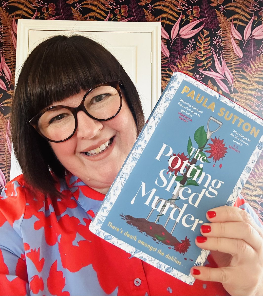 This afternoon I have the honour of talking to @hillhousevintag about her wonderful new cosy crime novel THE POTTING SHED MURDER. My commitment to the cause is such that I have decided to match my dress to the cover 👀 #booktwitter