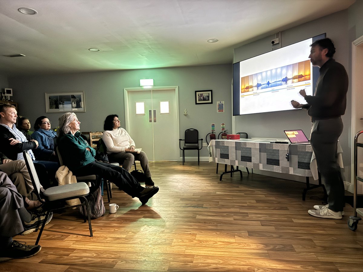 SCDarkSkyFest's tweet photo. Willie Duggan, lighting engineer, gave a great talk during the festival on 'light and how it affects our health' - soft lighting in the evenings from now on! Thank you to all our supporters including Wille Duggan, Kerry Co Co, Údárás na Gaeltachta, Brí UR https://t.co/Yzz8SXok5F