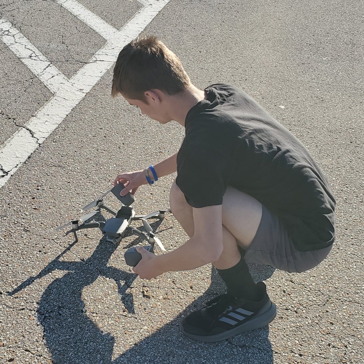 Taking a couple of my video production students outside this morning to learn drone piloting when it comes to filming effective aerial promo videos! #drones @TrinityAreaSD @TRINITY_MLUCAS @DonSnoke @thstrinitypride @DKnause5 @MrZebrasky