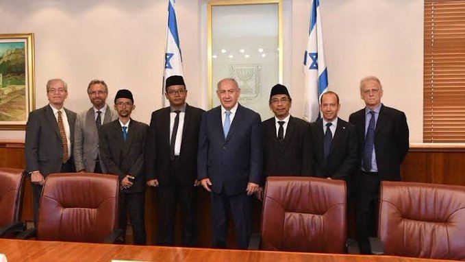 Criticworlds's tweet photo. Netanyahu United https://t.co/0AQ9P98ROL