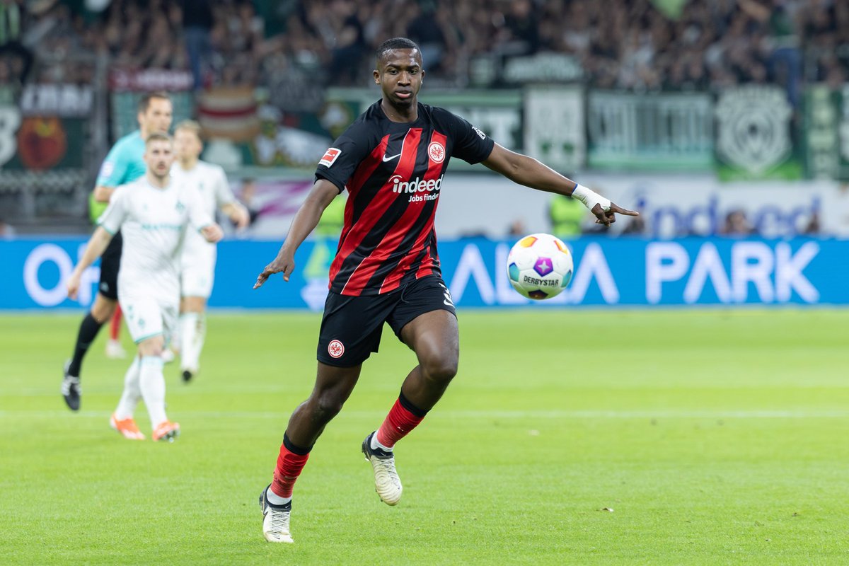 🔴 News Willian #Pacho | Arsenal and Liverpool are still interested in Pacho and inquired about him. Eintracht Frankfurt is aware / #LFC ➡️ The 22 y/o is allowed to leave Eintracht in the summer if someone pays between €50-60m in transfer fees. This price tag has been set. #SGE…