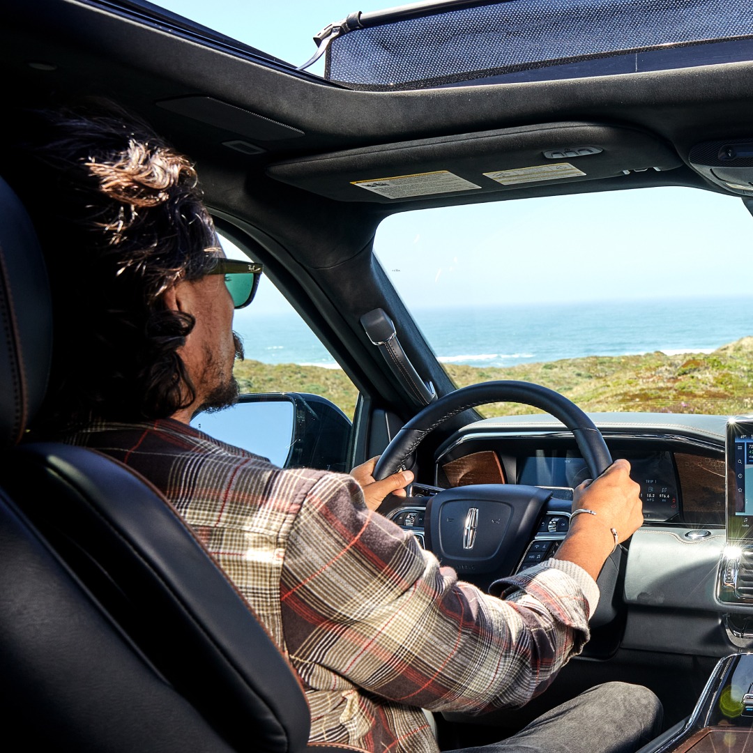 LincolnOfTroy's tweet photo. Who else is excited for sunny drives with the window down? ☀️ *Lincoln Black Label Navigator model shown with available features. Available at participating Lincoln Black Label Retailers only. https://t.co/1z7mr6g1aY
