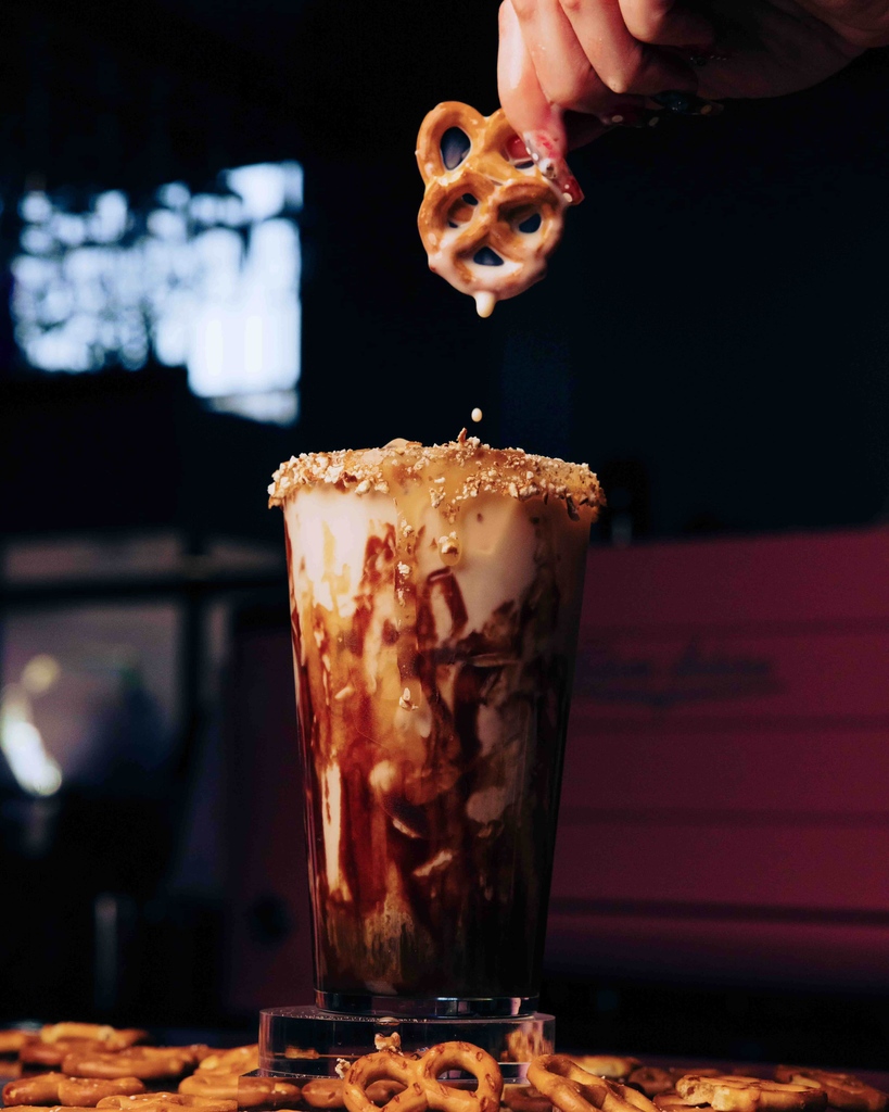27clubcoffee's tweet photo. ๐จ๐จNEW TURTLE LATTE JUST DROPPED!
*Siri, take me to 27 Club Coffee* ๐ฅจโ๏ธ
#27ClubCoffee #TurtleLatte #IcedCoffeeAddict https://t.co/CXkEmMtdug