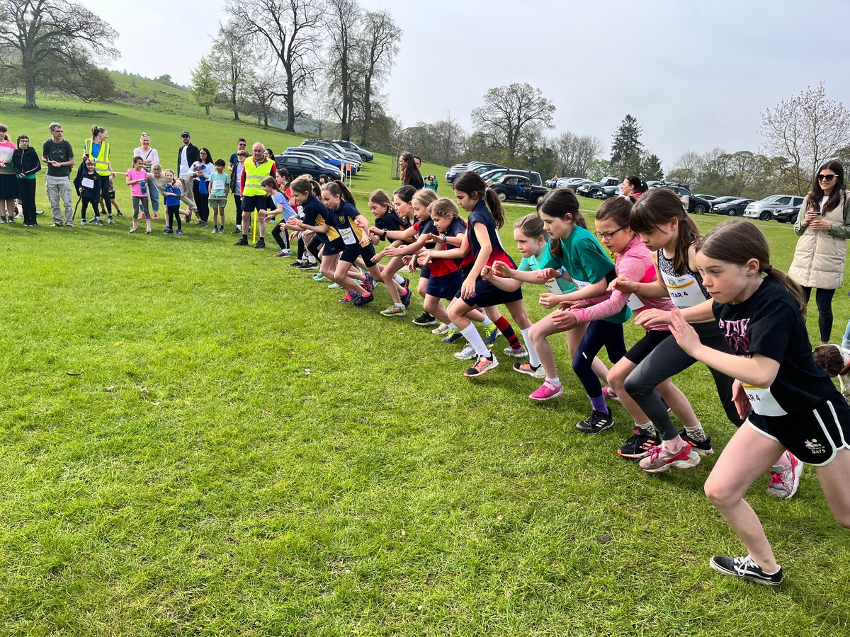 Will your school be the winner of the much coveted Mayor's Cup at The Great School Run at @StonorPark this year? Online sign-up is open until midday on Friday. See you Sunday! Register here: thegreatschoolrun.org #henleyonthames #educationhenley @henleystandard @HenleyTCM