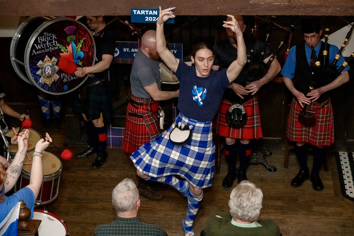 The SAS was pleased to present a cheque to the Montreal Highland Dancing Association (MHDA). The MHDA helps preserve and celebrate Scottish traditions while also fostering a sense of community and pride.