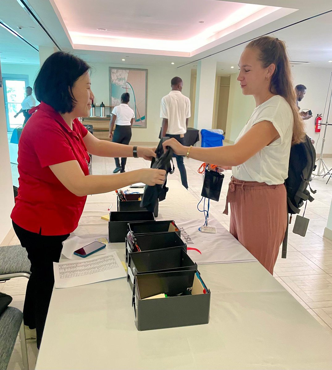 And so it begins! LBDS president Angus Ballard opens our Alcohol School Concise in St Lucia. We’re anticipating a week full of learning, sharing, lively discussion and of course a generous splash of rum 🥃!
#AlcoholSchool #ASConcise2024 #ASStLucia
