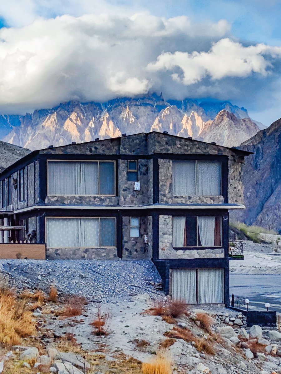 Monarch Resort - Hunza
Nice place to stay at
#Monarch #Hunza -#Passu