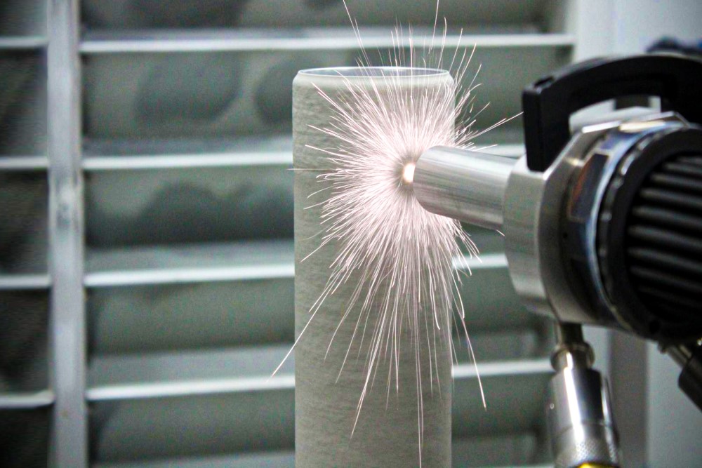 🏭Plongez dans l'#innovation prometteuse #ColdSpray ! 🔬Notre Centre des #Matériaux ouvre de nouvelles perspectives dans la fabrication de pièces métalliques grâce à ce procédé de projection dynamique par gaz froid. Découvrez ses applications variées: vu.fr/SzByo