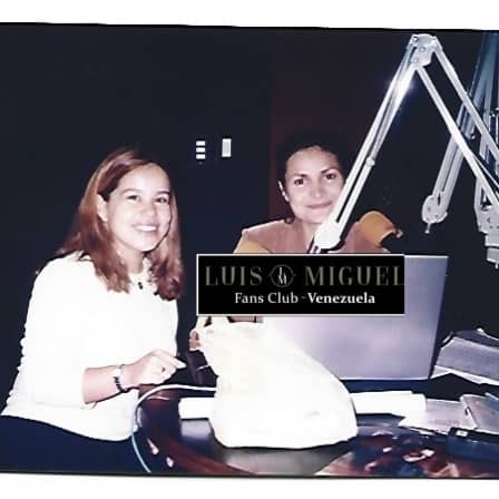 LMFCLUBVZLA's tweet photo. #RT #RecordandoelAyer en nuestro mes #Aniversario34LMFCLUBVZLA si conoces quien es la locutora que está en la foto con nuestra @peggyconlin hazle el @ 😉 #LuisMiguelFansClubVenezuelaInternationalOfficial34AñosdeTrayectoria #LuisMiguelVenezuela #LuisMiguel #ArtistadeDosSiglos https://t.co/yyQQ0vxTZ7