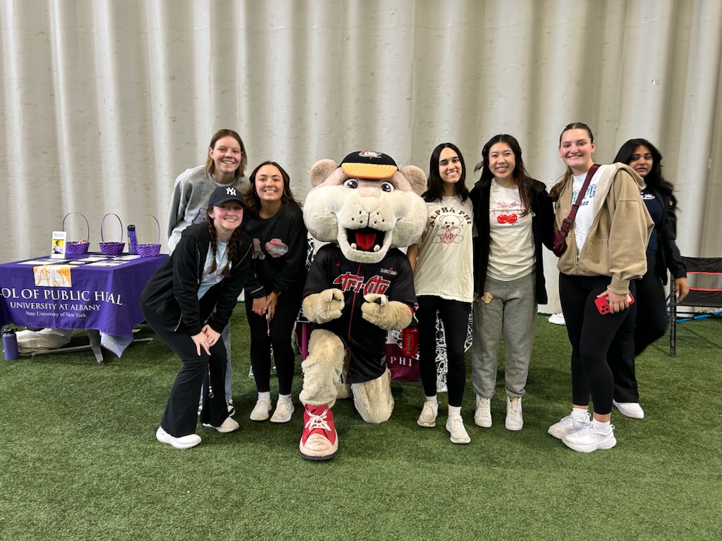 SouthPaw had a fun-filled weekend with @RelayForLife of Albany at @sage_edu Armory on Saturday, and joining the Best Buddies Walk @Crossgates_Mall on Sunday! #VamosGatos #Forthe518