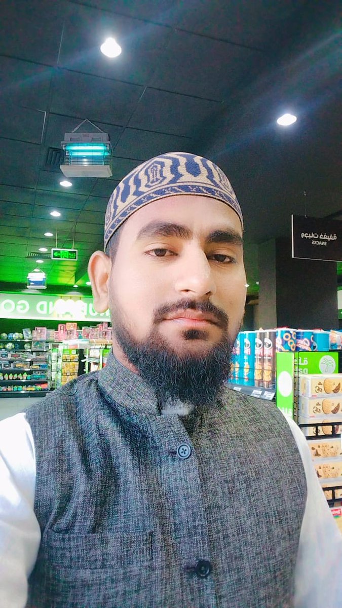 نہ جانے کیا جھلکتا ہے میرے چہرے سے کہ ہر شخص مجھے ہی آزمانا چاہتا ہے!!!!