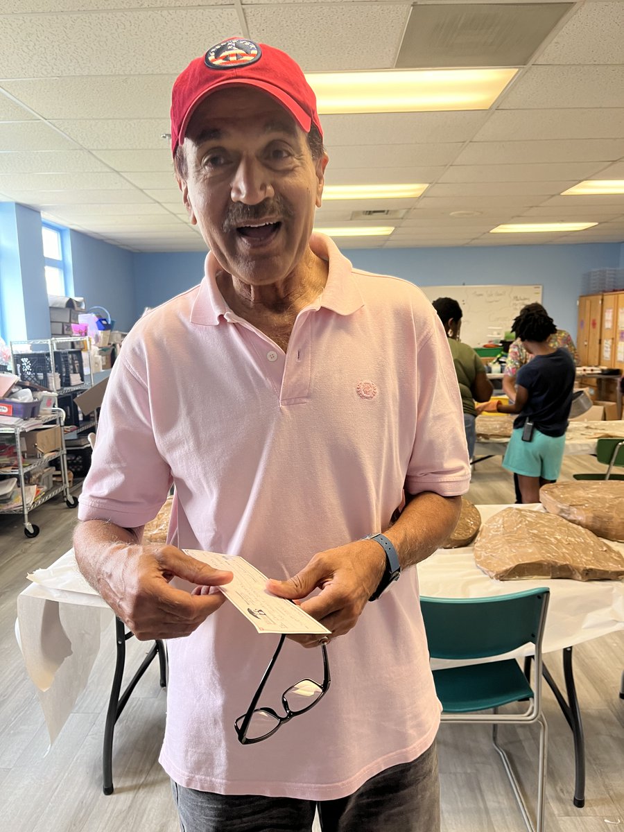 CanvasMiracles's tweet photo. What an exciting time at Cattywampus Puppet Council's " Giant Puppet Making 101"! 🎉 
Dr. Mirani &amp; Robert Perice surprised us with a blessing  which will go towards our prize money for this yrs "Miracles In Mingling 2024" Art Competition!  🥳We're truly grateful!!🥳 https://t.co/PDJjZIkauh