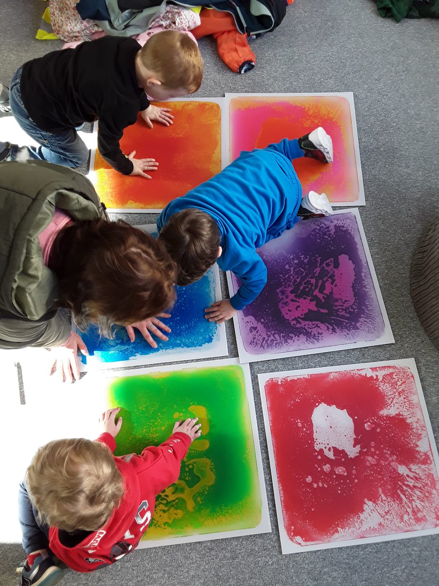 clarelibrary's tweet image. Children from Giggles Montessori are photographed with items from the Sensory Kit at Kilkee Library at a recent #SpringIntoStorytime event.
For more details on Sensory Kits, please follow the link here👉 clarelibraries.ie/services/senso… #ClareLibraries #KilkeeLibrary #DormantAccounts2023