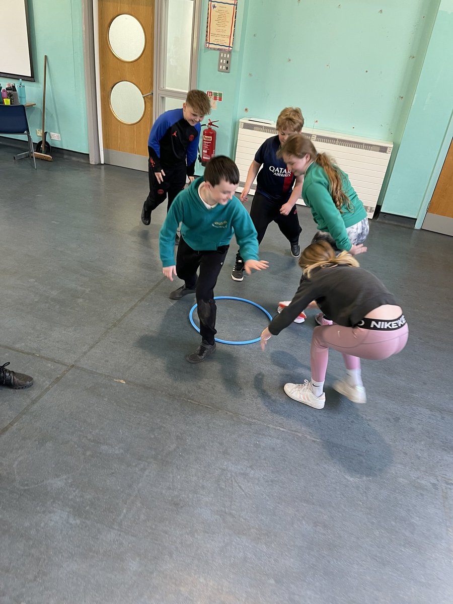 Dosbarth_Class9 tweet media