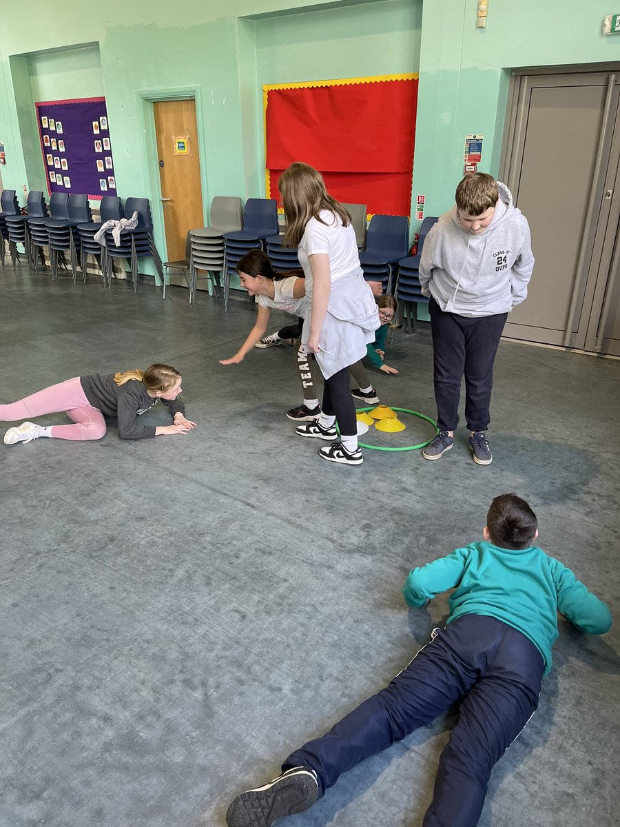 Dosbarth_Class9 tweet media