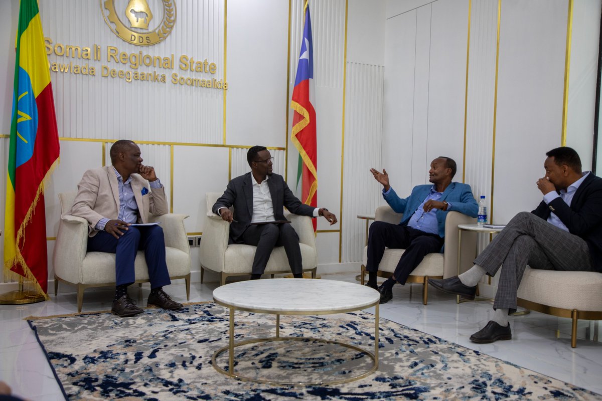 @UNHCREthiopia Representative @andrewMbogori met @SRS_President Vice President @ibrahimfarahaliin Jijiga. The Representative commended the Somali Regional State for their invaluable assistance to #Refugees and the Government of🇪🇹's leadership in refugees' inclusion in the region.