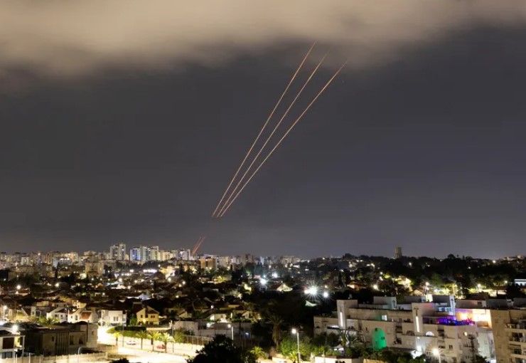 #AlAire Said Chaya, politólogo, docente de la Universidad Austral y especialista en Medio Oriente, para explicarnos los motivos que desencadenaron el conflicto bélico entre Irán e Israel.

📻 <a href="/BahiaNacional/">NacionalBahíaBlanca</a>, tu radio