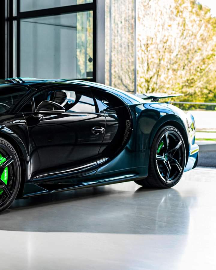 Shield_Ferrari's tweet photo. Bugatti Chiron Super Sport 🇫🇷 🇮🇹 🇩🇪 🇭🇷 

#BUGATTI #CHIRONSuperSport #w16 #bugatticar #MadeInFrance #Rimac #RimacAutomobili #madeincroatia #speed #instadaily #exoticcars #LuxuryCars #hypercars #SuperCar #supercars  #sportcars #Cars #Superauto #supercarro #design

@Bugatti https://t.co/xNX04k0tvS